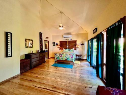 Villa Far Tortuga @ First Bight, Roatan