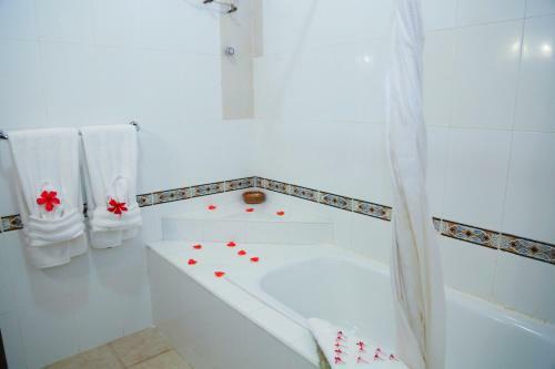 Coconut Grove Regency Hotel