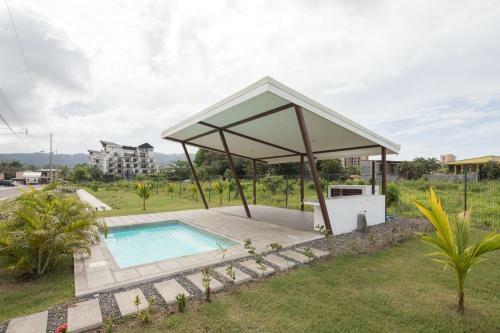 Bright & Airy 2br Condo Minutes From Jaco Beach
