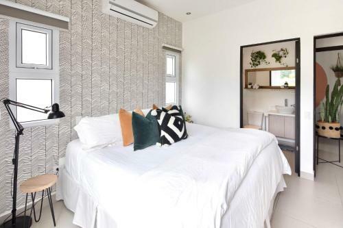 Bright & Airy 2br Condo Minutes From Jaco Beach