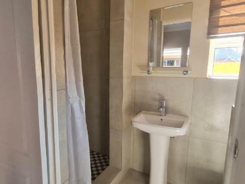 Benoni N12 Hotel