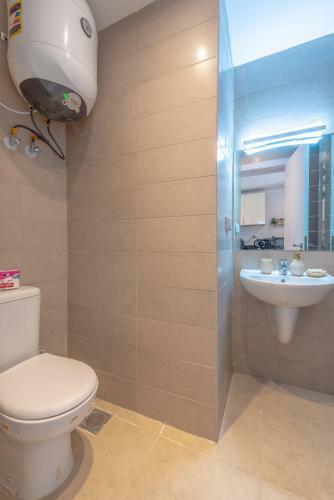 Boho-chic Studio Apartment In G-cribs, Pool View