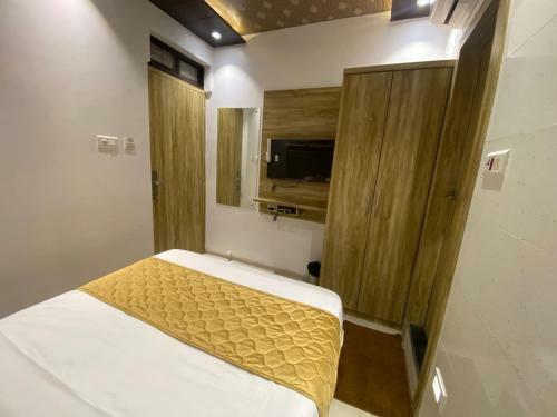 Hotel Bkc Crown - Near Us Embassy