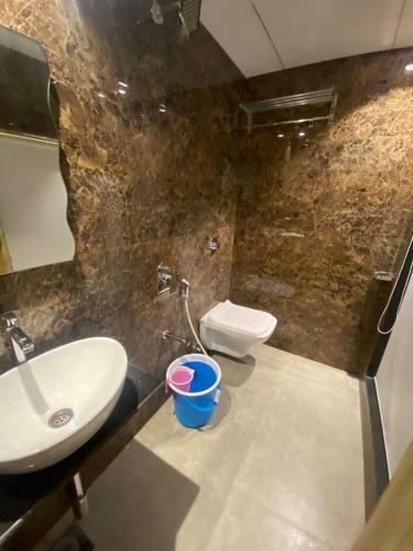 Hotel Bkc Crown - Near Us Embassy