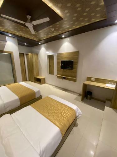 Hotel Bkc Crown - Near Us Embassy