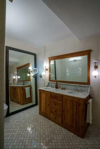 Magical 4br Neve Tzedek And 5 Min Walk To Beach