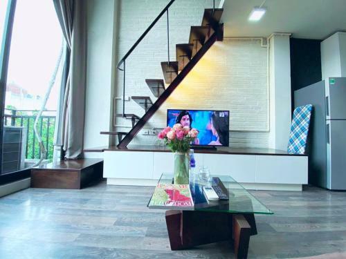 Mayhouse - Duplex Sky View 01hb