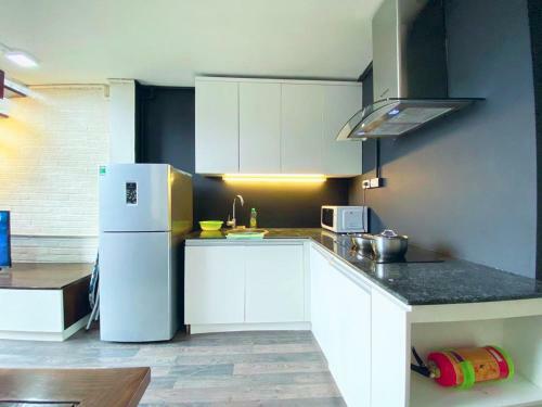 Mayhouse - Duplex Sky View 01hb