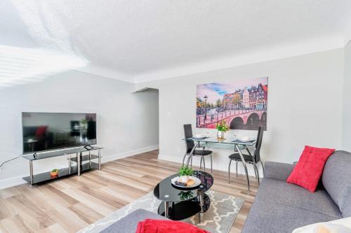 Bright And Spacious 1br Apartment W King Bed And Netflix