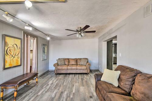 Charming Home Less Than 11 Mi To Downtown Phoenix!
