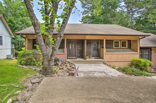 Updated Townhome With Deck, Grill And Sunroom!