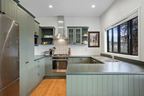 Kokomea House - Wanaka Holiday Home