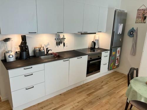 Apartamento Lovely 3 Bedroom With Everything For 3-6 People