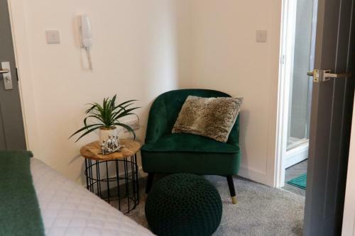 Hostal 5 Bed Home On Birdwell Road - Free Parking
