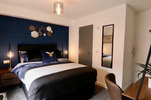 Hostal 5 Bed Home On Birdwell Road - Free Parking