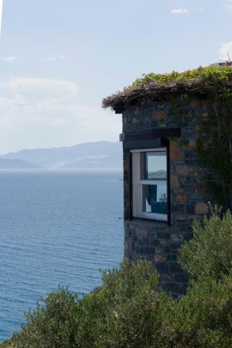 Villa Aiolos: Above The Sea, Within Agios Nikolaos