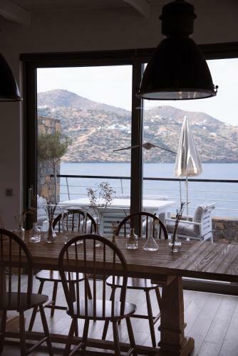 Villa Aiolos: Above The Sea, Within Agios Nikolaos