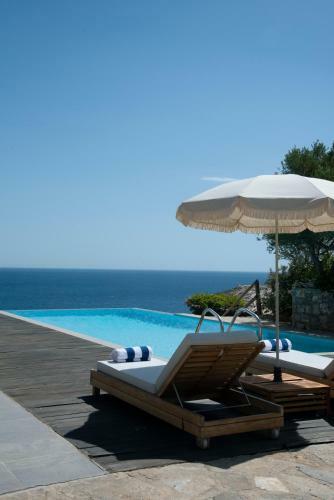 Villa Aiolos: Above The Sea, Within Agios Nikolaos