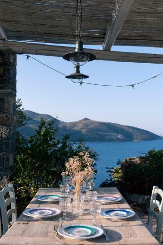 Villa Aiolos: Above The Sea, Within Agios Nikolaos