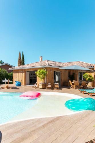 La Villa Du Bassin � Ares