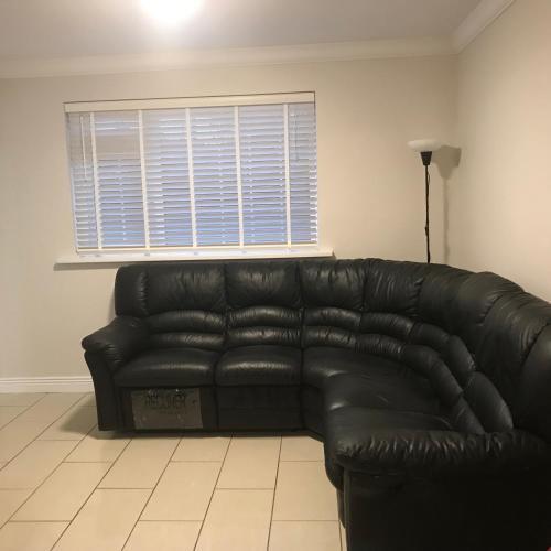 Cheerful 4 Bedroom Town House With Bbq,