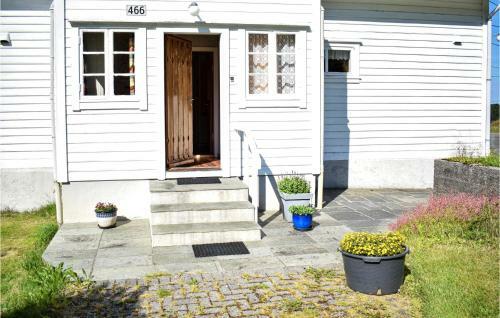 Stunning Home In Fitjar With Wifi And 5 Bedrooms