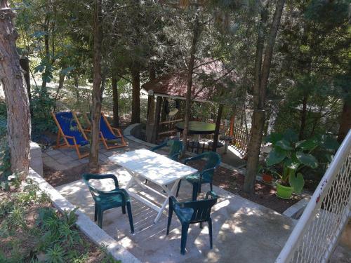 Aja Holiday House
