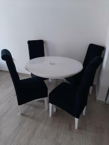 Pele Apartmani - Apartman 8