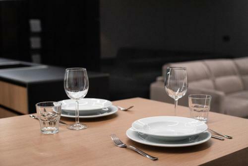 Black Pearl Apartment By Locap Group