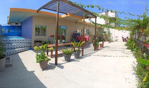 Salinas, Costa De Oro