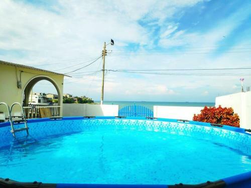 Casa Frente Al Mar Con Piscina En Salinas