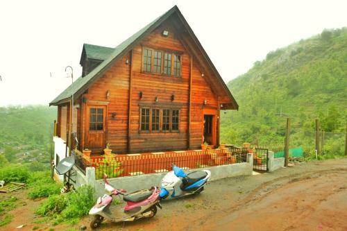 Igloo Woodhouse - Premium Private Duplex Villa