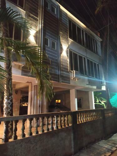 Hostal Mahalakshmi Residency Guest House