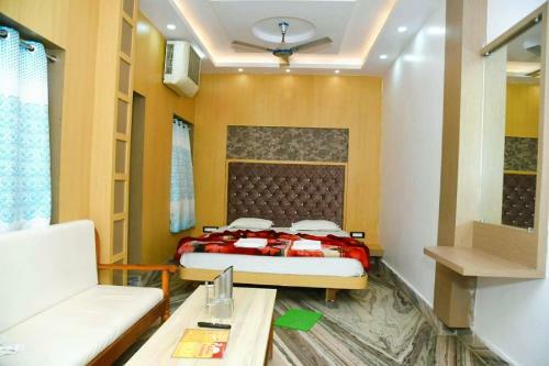Hotel Staymaker Aditya Plaza