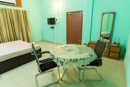 Trinayan Guest House