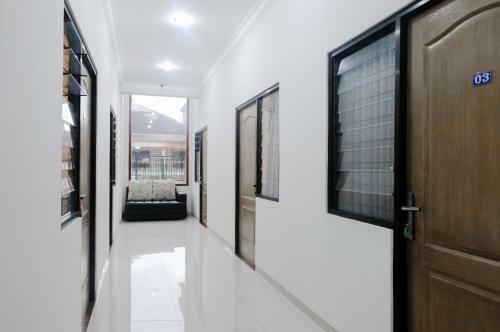 Hotel Reddoorz Near Cyber Mall