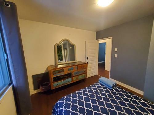 Full Kitchen / Metro Atwater / High Speed Internet