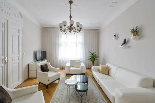 Apartamento Art Nouveau 3 Bedroom 2 Bathroom Flat