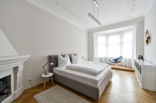 Apartamento Art Nouveau 3 Bedroom 2 Bathroom Flat