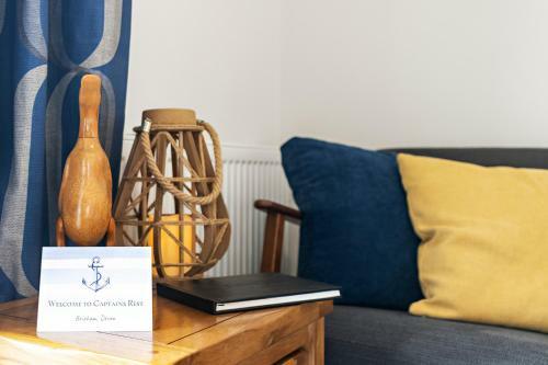 A Modern And Cosy Apartment Just Yards From Brixham?s Bustling Harbourside