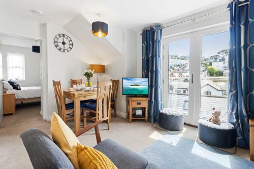 A Modern And Cosy Apartment Just Yards From Brixham?s Bustling Harbourside