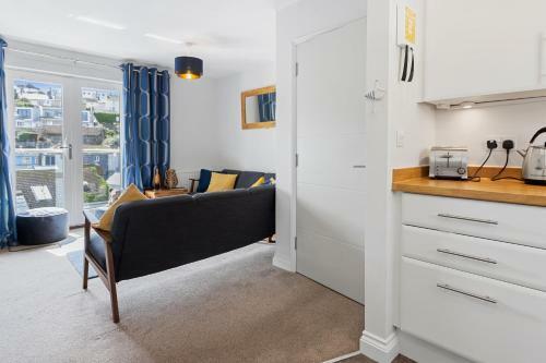 A Modern And Cosy Apartment Just Yards From Brixham?s Bustling Harbourside