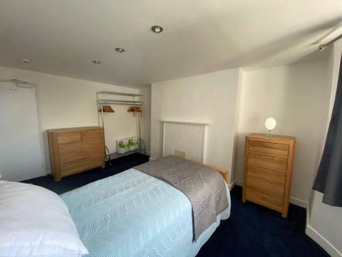 Brighton Beach Villa - 5 Double Bedrooms