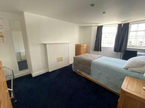 Brighton Beach Villa - 5 Double Bedrooms