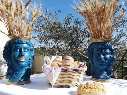 Charming Holiday Home In Caltagirone With Garden