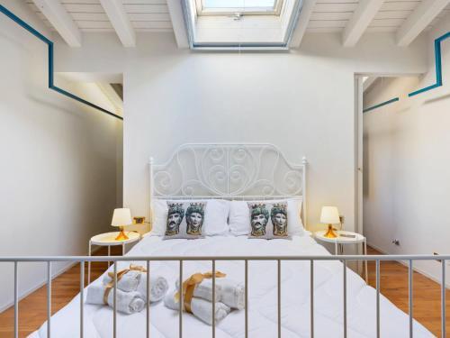 Charming Holiday Home In Caltagirone With Garden