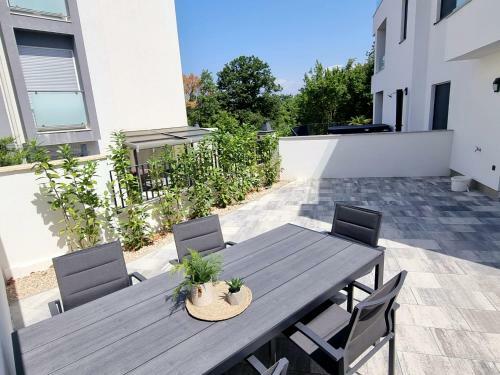 Luxury Boksok Apartment Near The Center