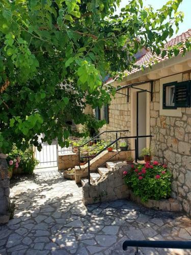 Paula Apartment - Green Home By The Sea