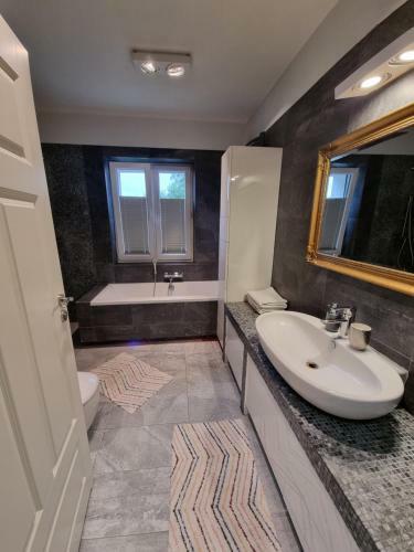 Apartament Bia?e Drzwi