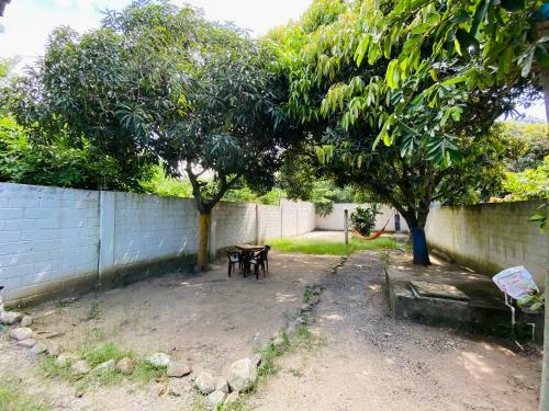 Hostal Habitaci�n Con Aire Acondicionado Y Ba�o Privado